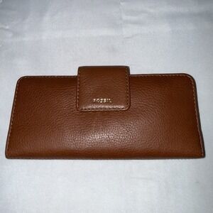 NWT FOSSIL Madison Clutch Brown Pebbled Leather Bi-fold Wallet Card Holder